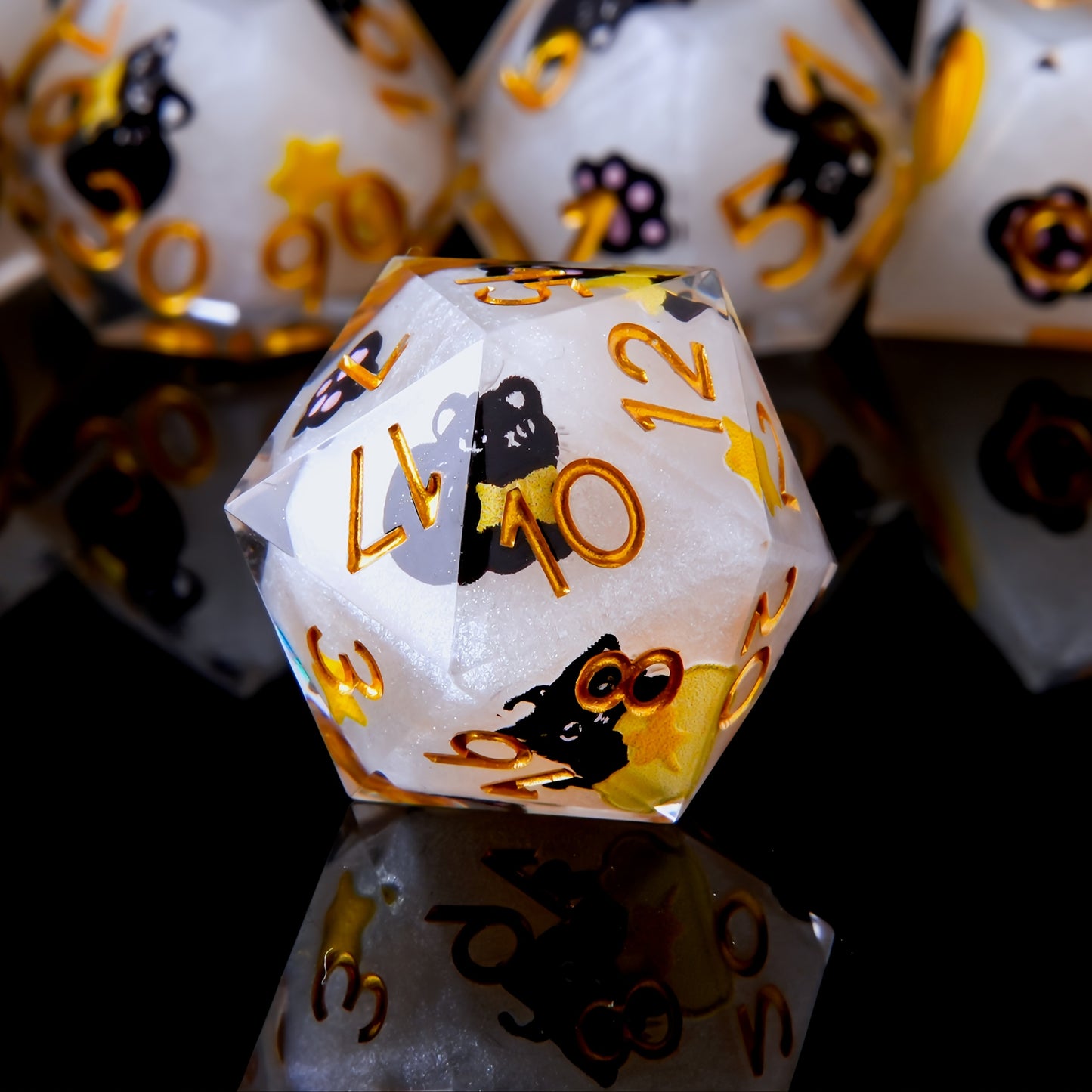 Golden Purr • 7-Piece Resin Dice Set