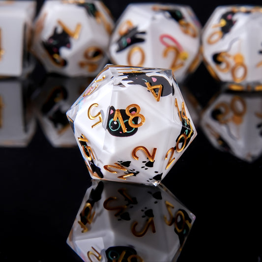 Feline Fortune • 7-Piece Resin Dice Set