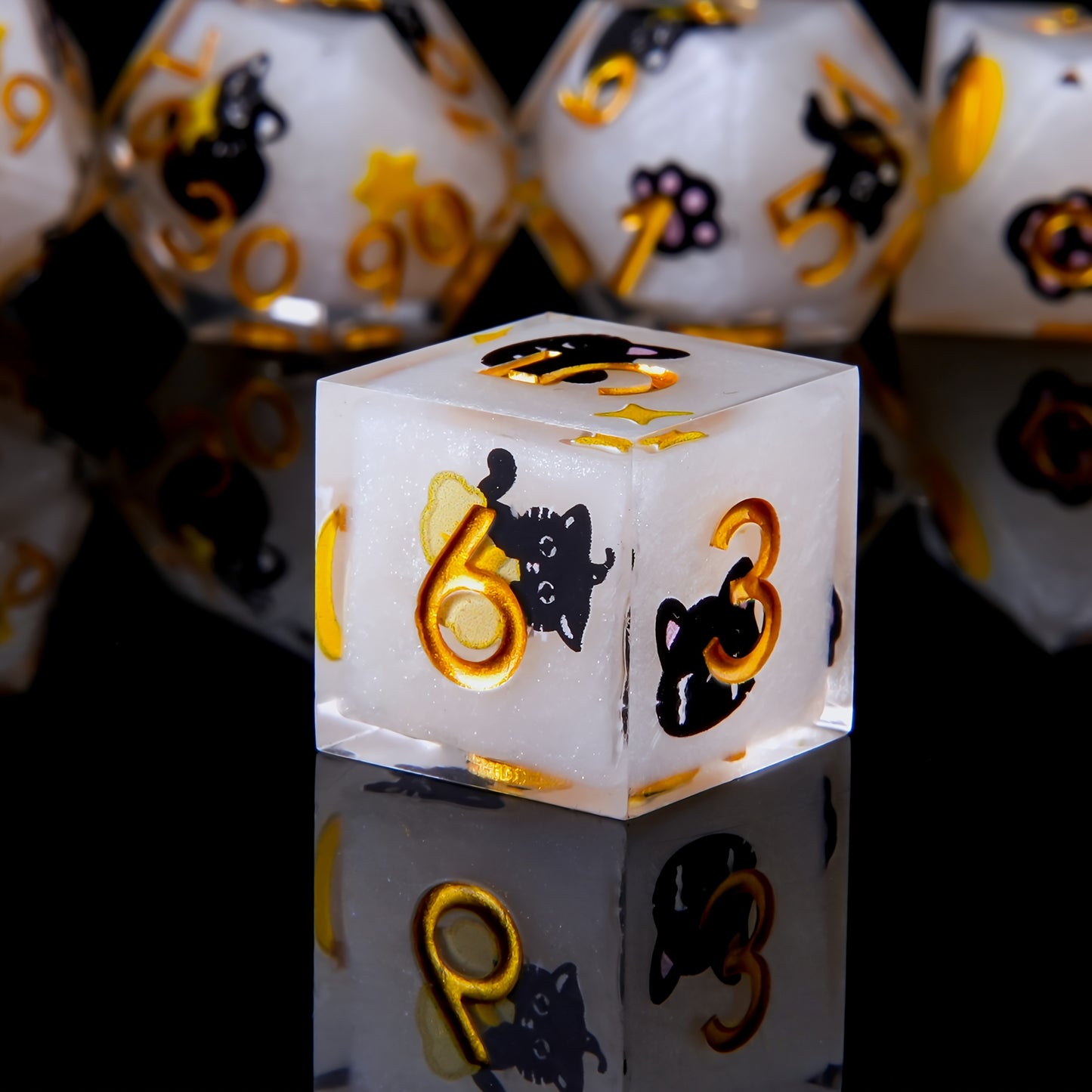 Golden Purr • 7-Piece Resin Dice Set